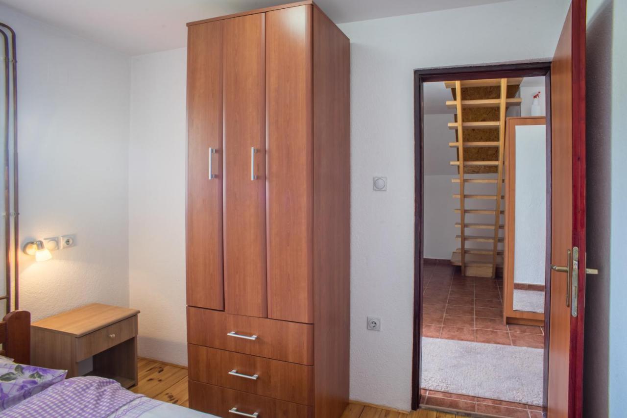 Dedeic Apartment
