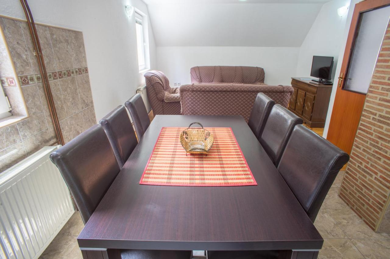 Dedeic Apartment *