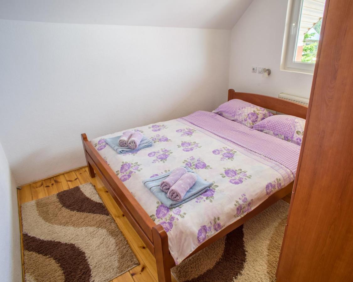Dedeic Apartment